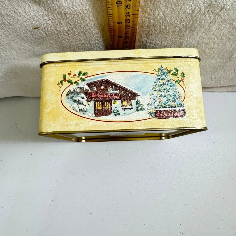 Swiss Colony VTG Xmas Tin Monroe Wisconsin Helen Endres Winter Scene brownie box